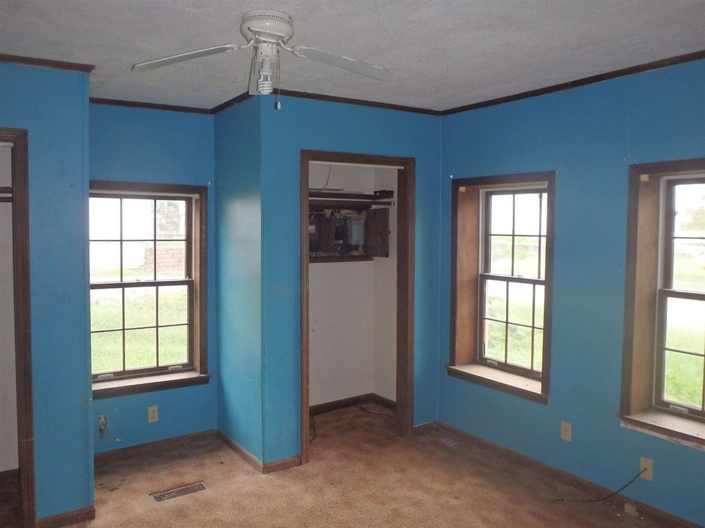 E Lyon St, KY 42437, Foreclosure Call 2BD / 1BH Foreclosure Listing 28895391