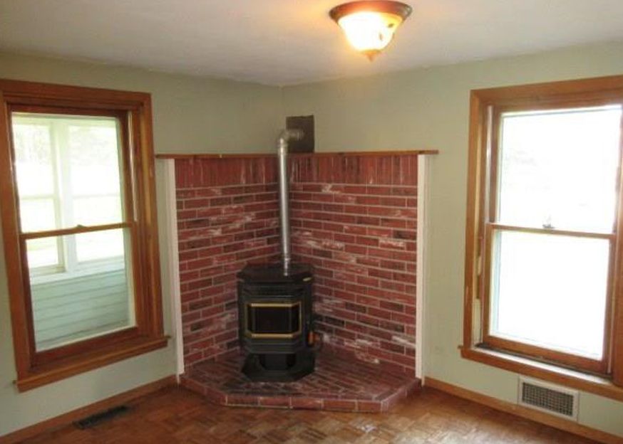 Elm Ave, Enfield, CT 06082, Foreclosure 84,900 2BD / 2BH