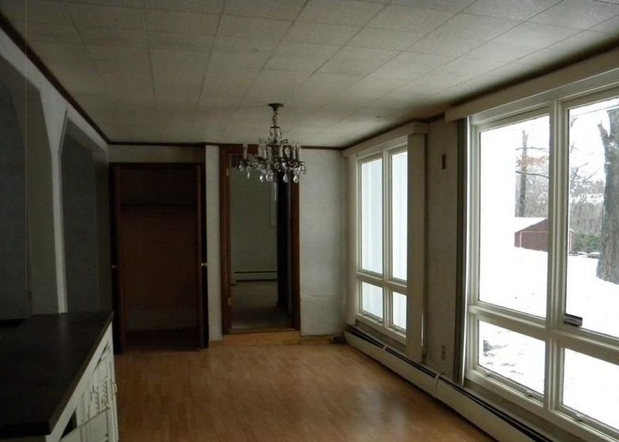 Cliff St, Wolcott, CT 06716, Foreclosure 219,900 2BD / 2BH