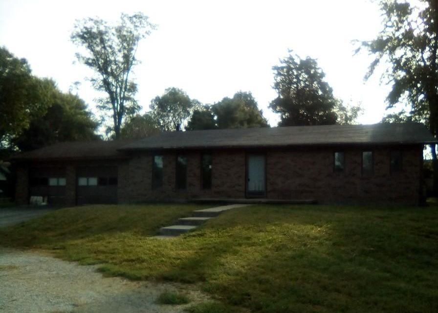 Old Alton Rd, Granite City, IL 62040, Foreclosure Call 2BD / 2BH