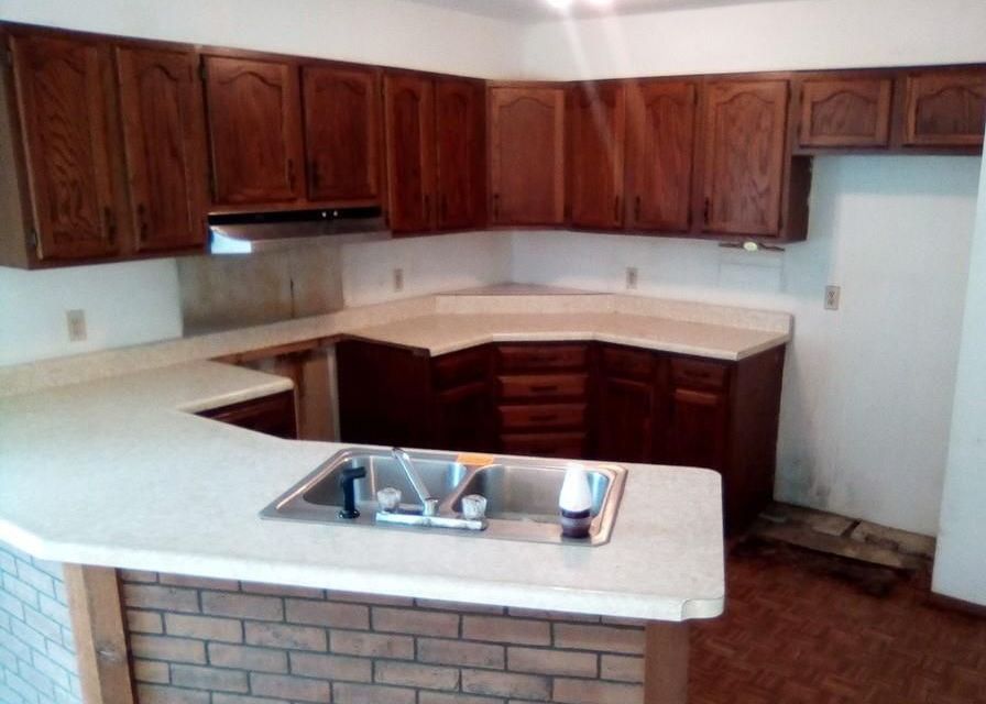 Old Alton Rd, Granite City, IL 62040, Foreclosure Call 2BD / 2BH