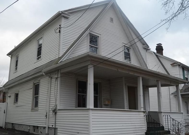 Sherman Pkwy, New Haven, CT 06511, Foreclosure 106,000 3BD / 1BH