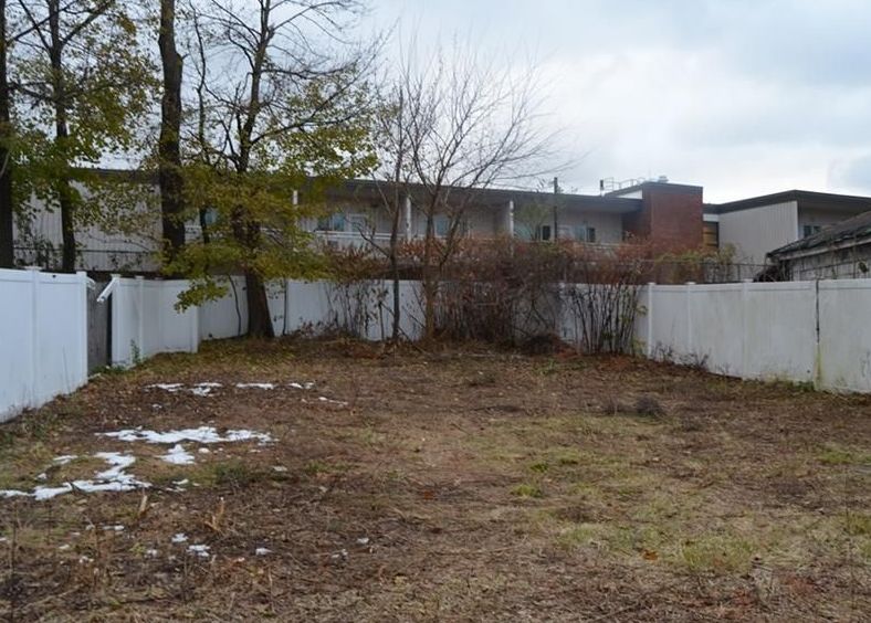 Sherman Pkwy, New Haven, CT 06511, Foreclosure 106,000 3BD / 1BH