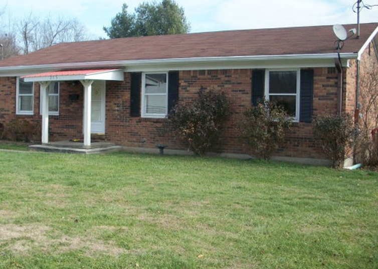 S Broadway St, Berea, KY 40403, Foreclosure 55,000 3BD / 2BH