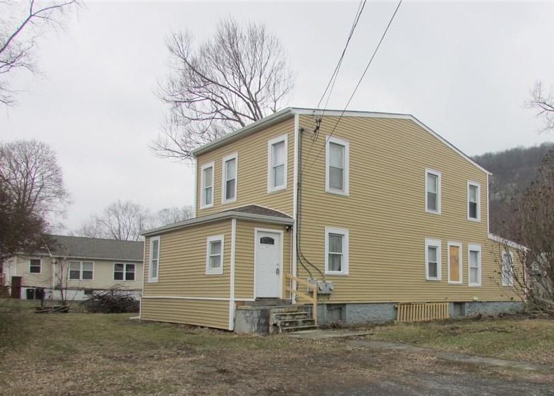 Windsor Hwy, New Windsor, NY 12553, Foreclosure 95,000 3BD / 1BH Foreclosure Listing