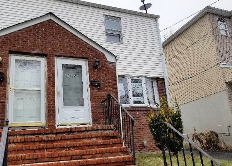 Hiawatha Ave, Hillside, NJ 07205, Foreclosure 130,000 3BD / 2BH