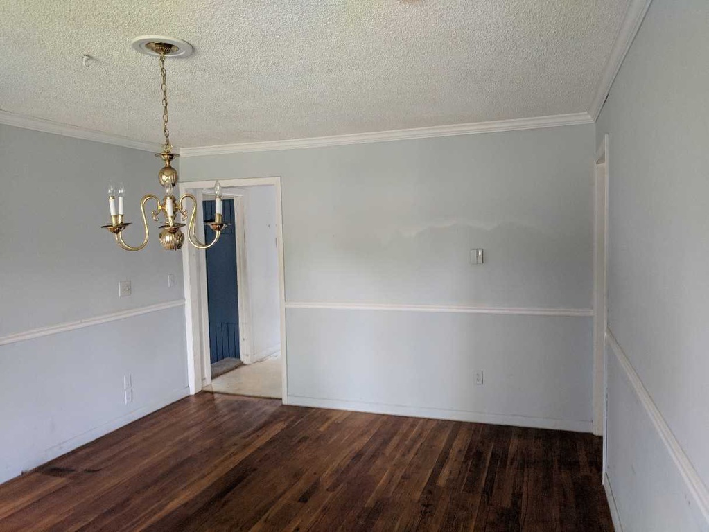 Marwood Dr, Poughkeepsie, NY 12601, Foreclosure 219,000 4BD / 1BH