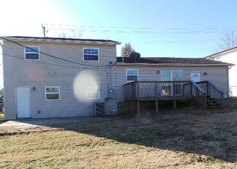 E 26th St, Joplin, MO 64804, Foreclosure 76,700 3BD / 1BH
