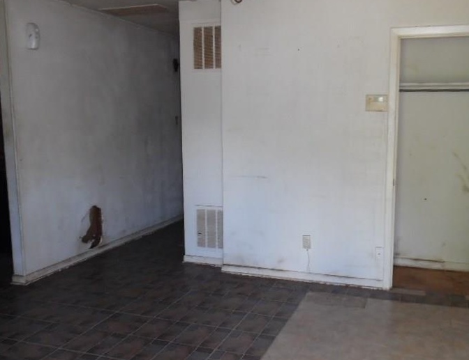 Voss Dr, Bossier City, LA 71111, Foreclosure Call 1BD / 1BH