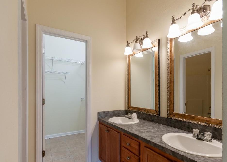 Pine Straw Dr, Midway, FL 32343, Foreclosure 139,500 3BD / 2BH