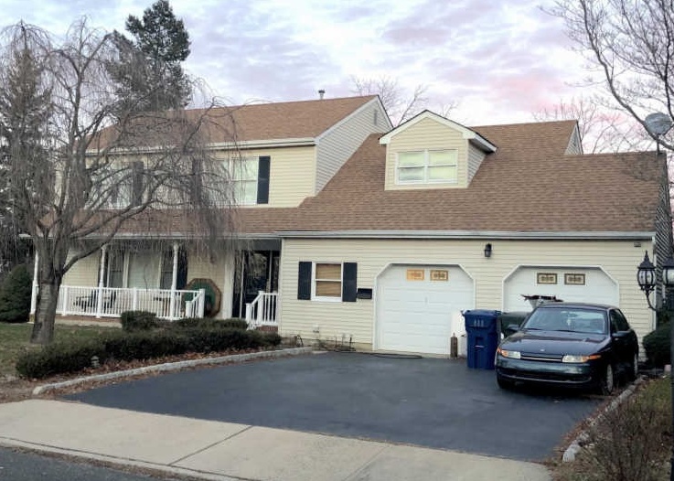 Johnston St, Oakhurst, NJ 07755, Foreclosure 549,900 4BD / 3BH