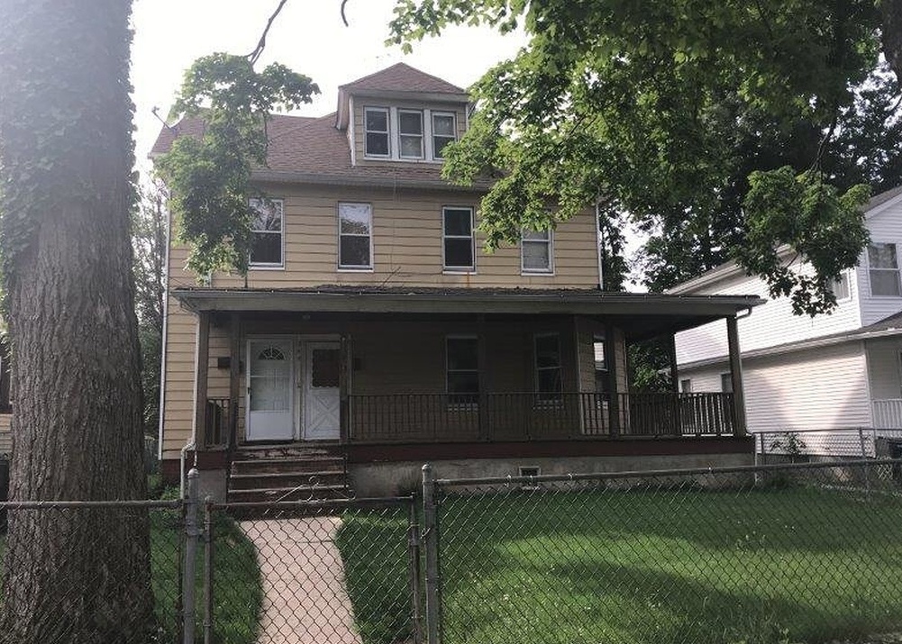 W 6th St, Plainfield, NJ 07063, Foreclosure 160,000 4BD / 2BH
