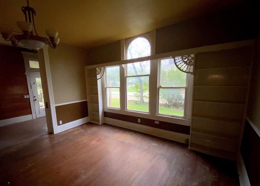 Coggin Ave, Brownwood, TX 76801, Foreclosure 221,000 5BD / 4BH