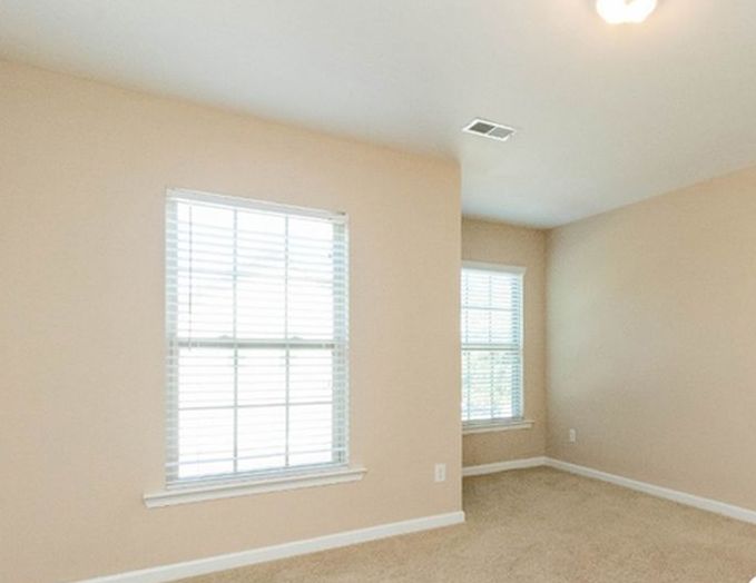 Comfort Trl, Union City, GA 30291, Foreclosure 150,000 4BD / 4BH