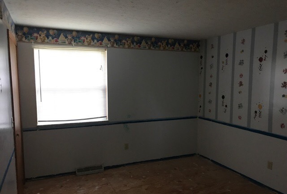 Grove Ave, Mentor, OH 44060, Foreclosure 82,000 3BD / 2BH