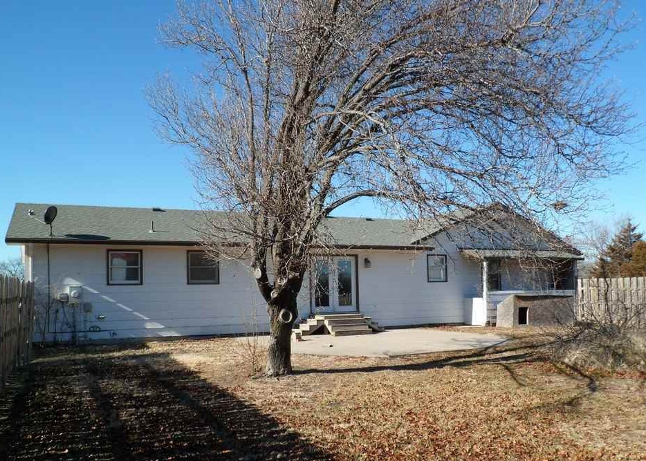 N Kansas Ave, Burrton, KS 67020, Foreclosure 137,000 4BD / 2BH