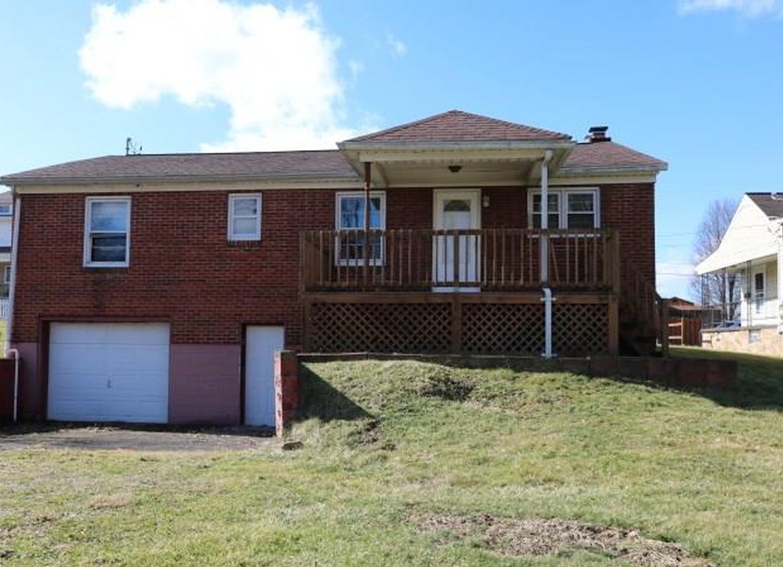 N Field St, Masontown, PA 15461, Foreclosure 39,000 3BD / 1BH