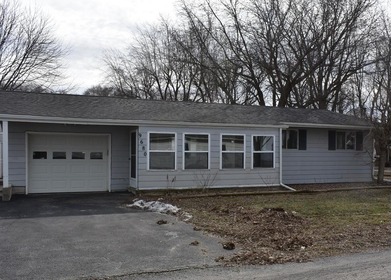 W Hollywood Dr, Oak Harbor, OH 43449, Foreclosure 106,500 3BD / 1