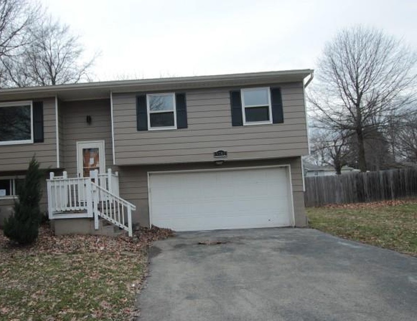S Raccoon Rd, Canfield, OH 44406, Foreclosure 59,000 3BD / 2BH