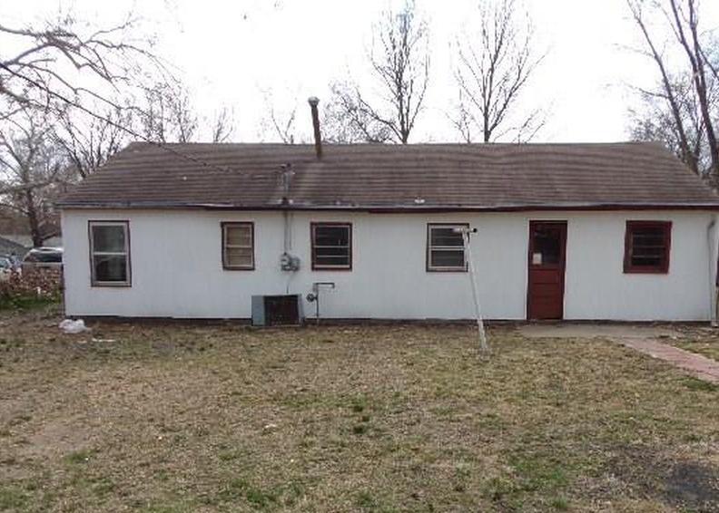 Sw 23rd St, Topeka, KS 66611, Foreclosure Call 2BD / 1BH
