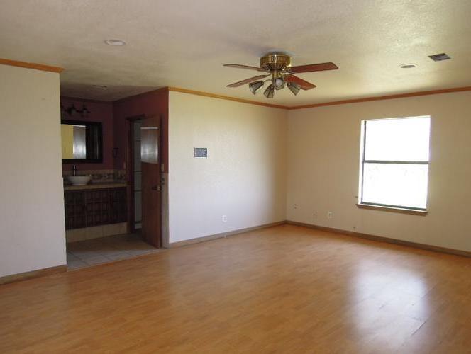 Lockwood Rd, Manor, TX 78653, Foreclosure 390,980 6BD / 3BH