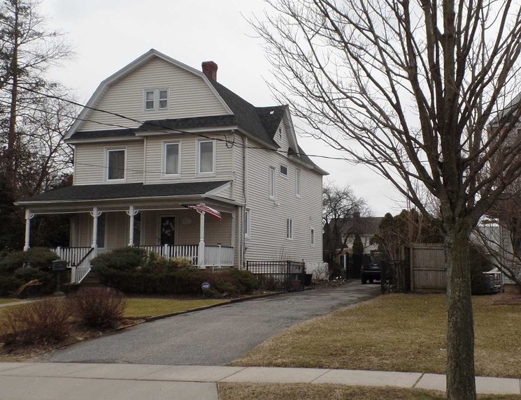 Lakeview Ave, Rockville Centre, NY 11570, Foreclosure 675,000 3BD