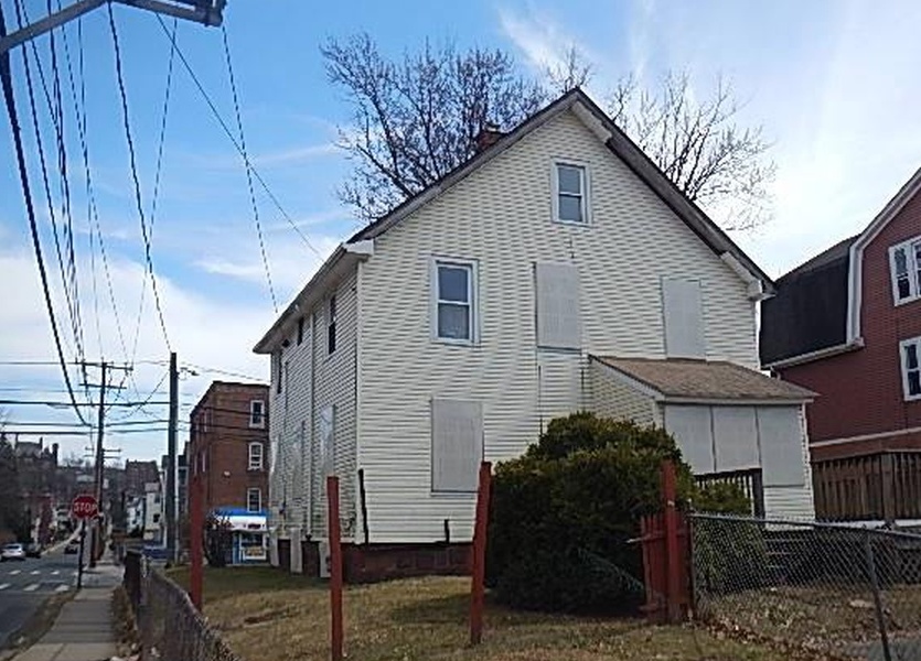 Hillside Ave, Hartford, CT 06106, Foreclosure 75,000 6BD / 1BH