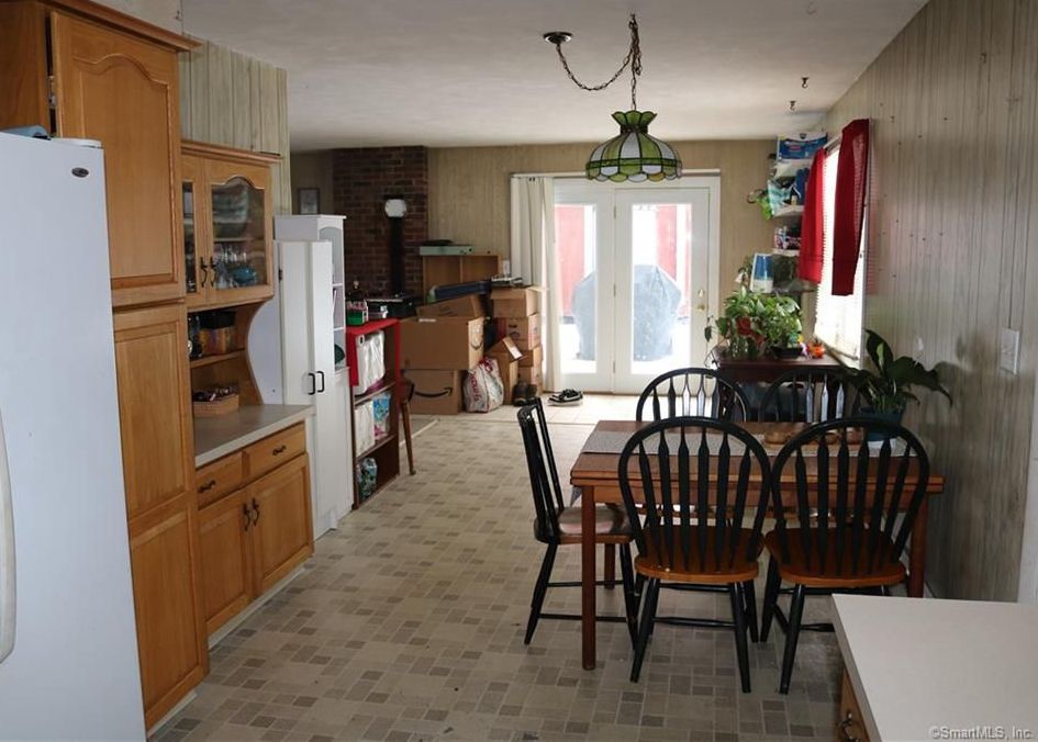 Fern Ave, Litchfield, CT 06759, Foreclosure 138,000 3BD / 2BH Foreclosure Listing 29335993