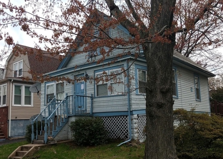 Russell St, Vauxhall, NJ 07088, Foreclosure 119,900 3BD / 1BH