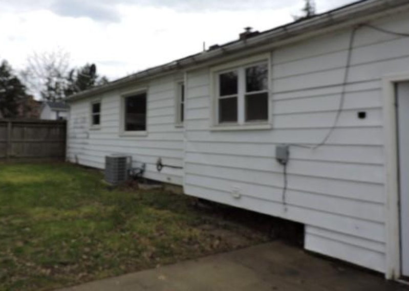 Wedgewood Dr, Youngstown, OH 44511, Foreclosure 93,566 3BD / 1.5BH