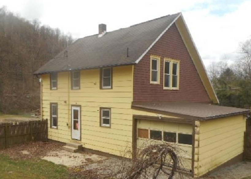 1/2 Diamond St, Elkins, WV 26241, Foreclosure 40,000 4BD / 2BH