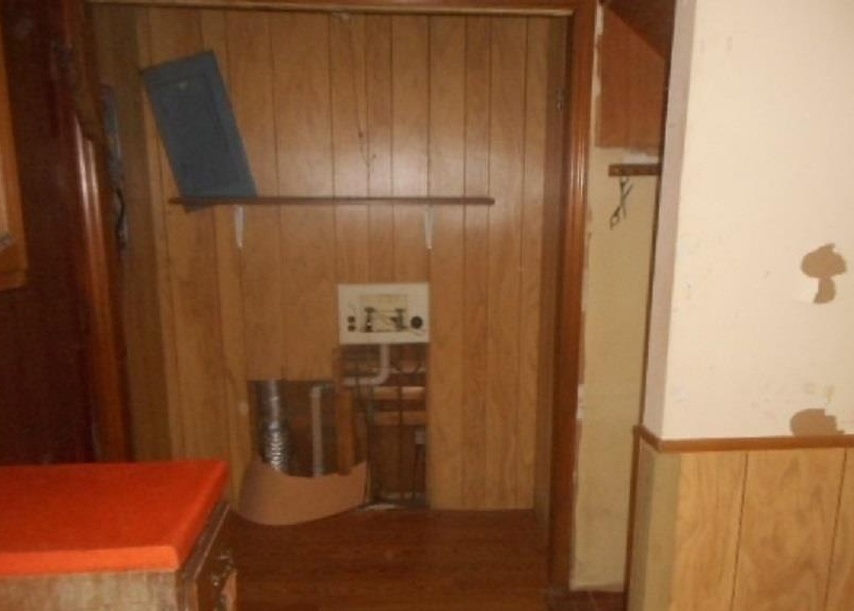 1/2 Diamond St, Elkins, WV 26241, Foreclosure 40,000 4BD / 2BH