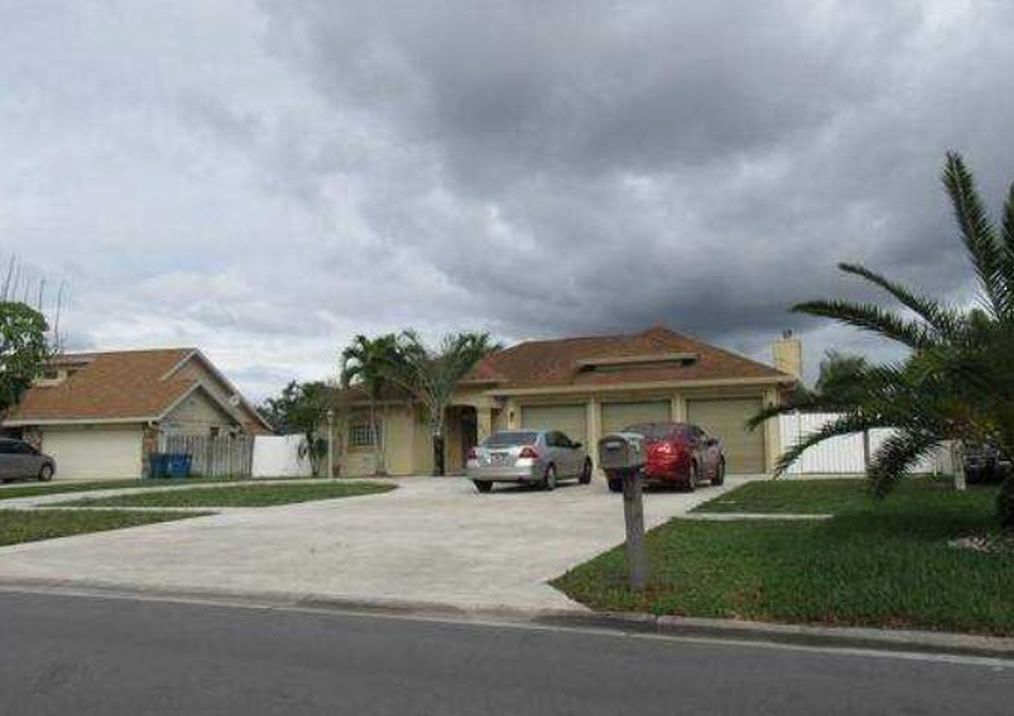 Ponce De Leon St, West Palm Beach, FL 33411, Foreclosure 385,000