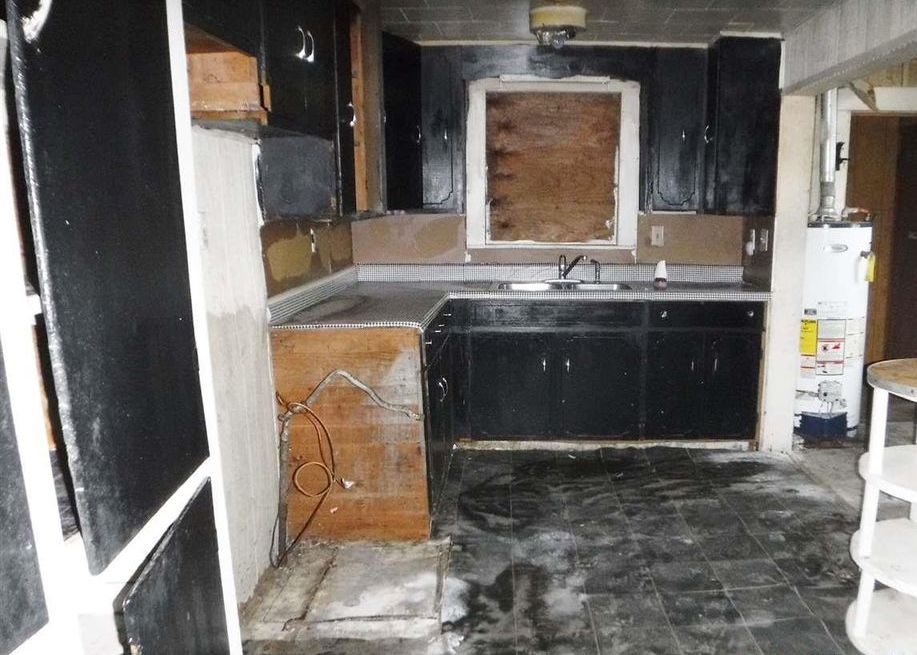 Railroad Ave, Gadsden, AL 35904, Foreclosure 36,200 2BD / 1.5BH