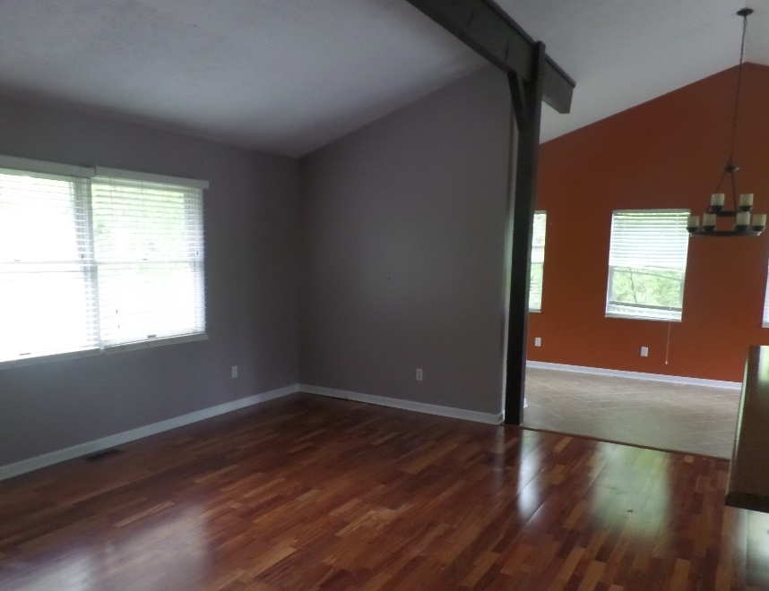 Malvern Ct, Brandenburg, KY 40108, Foreclosure 125,000 4BD / 2BH