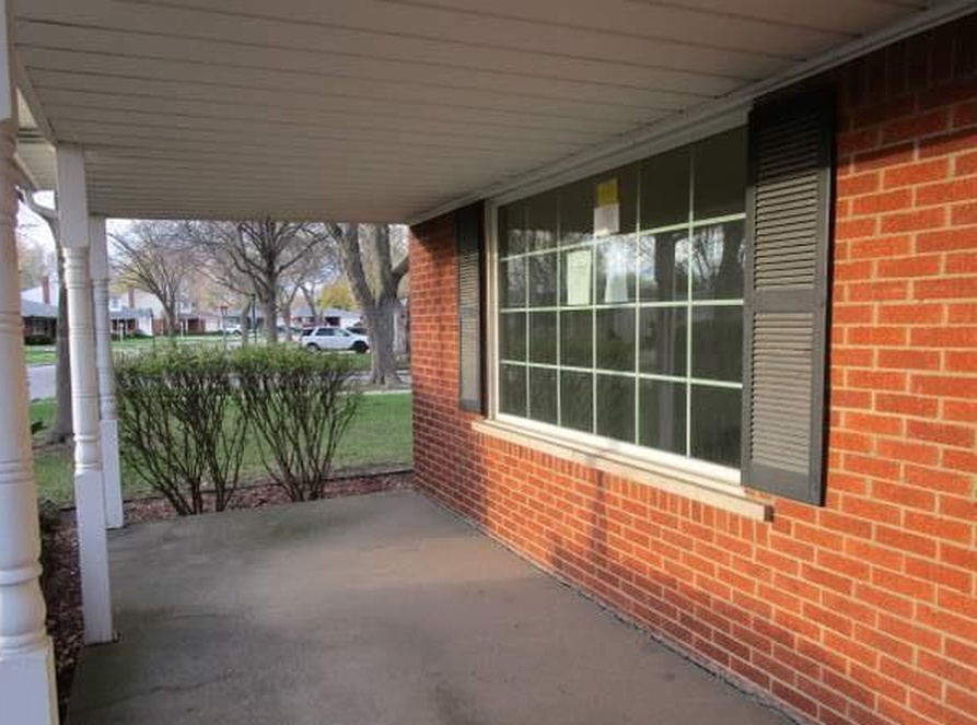 Yvette Dr, Warren, MI 48088, Foreclosure 176,000 4BD / 1.5BH