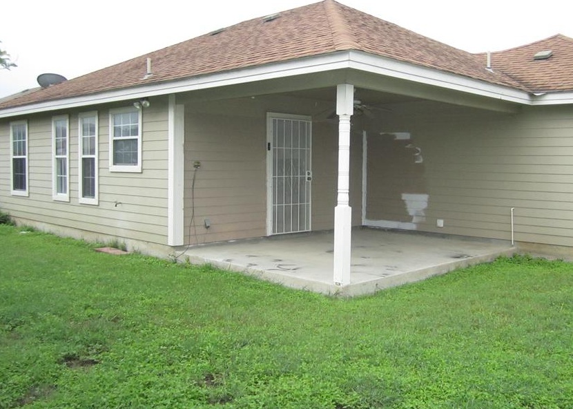 Pershing Cir, Eagle Pass, TX 78852, Foreclosure 122,000 3BD / 2BH