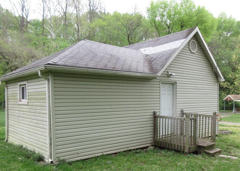 W 10th St, Kansas City, MO 64152, Foreclosure 50,000 2BD / 1BH