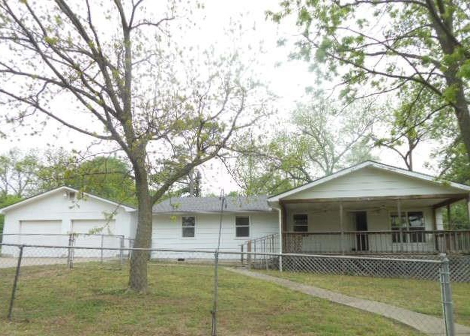 N 57th St E, Fort Gibson, OK 74434, Foreclosure 79,900 3BD / 2BH
