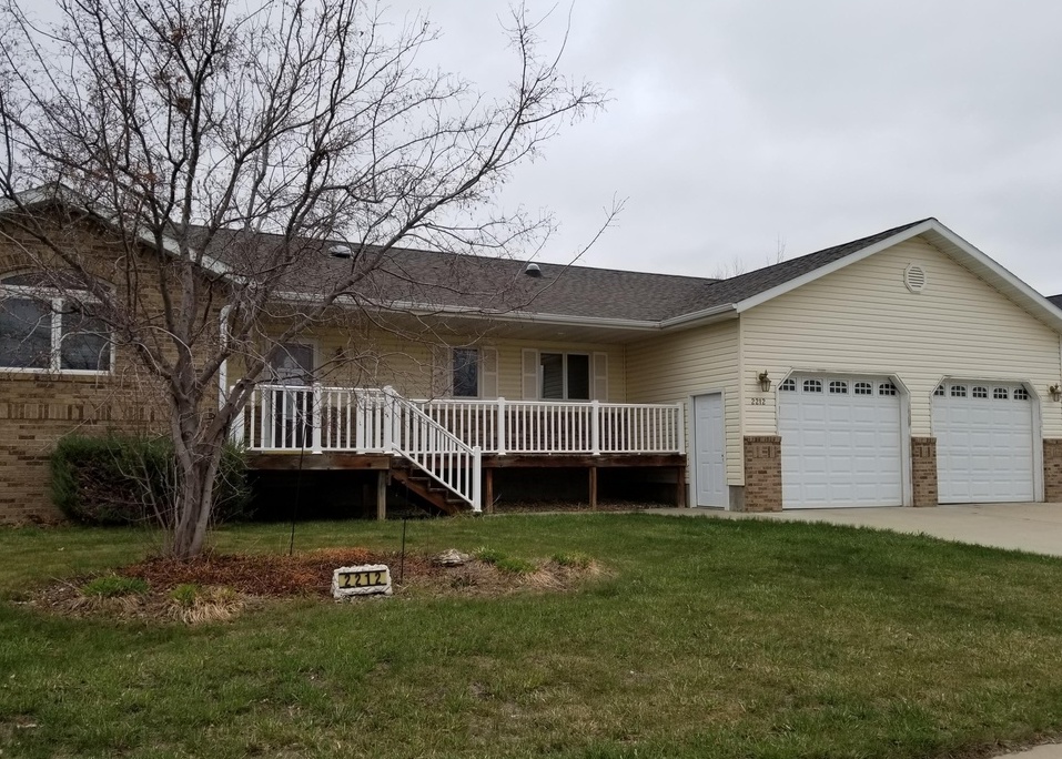 3rd St W, Dickinson, ND 58601, Foreclosure 270,000 3BD / 2BH