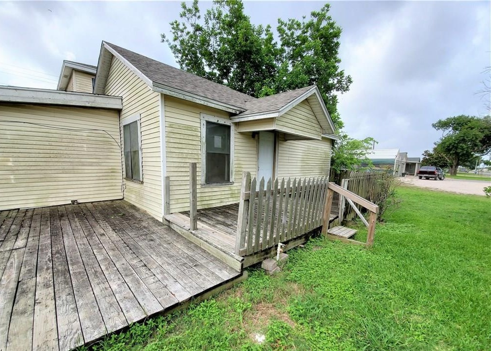 W Austin St, Port Lavaca, TX 77979, Foreclosure 82,000 5BD / 3BH