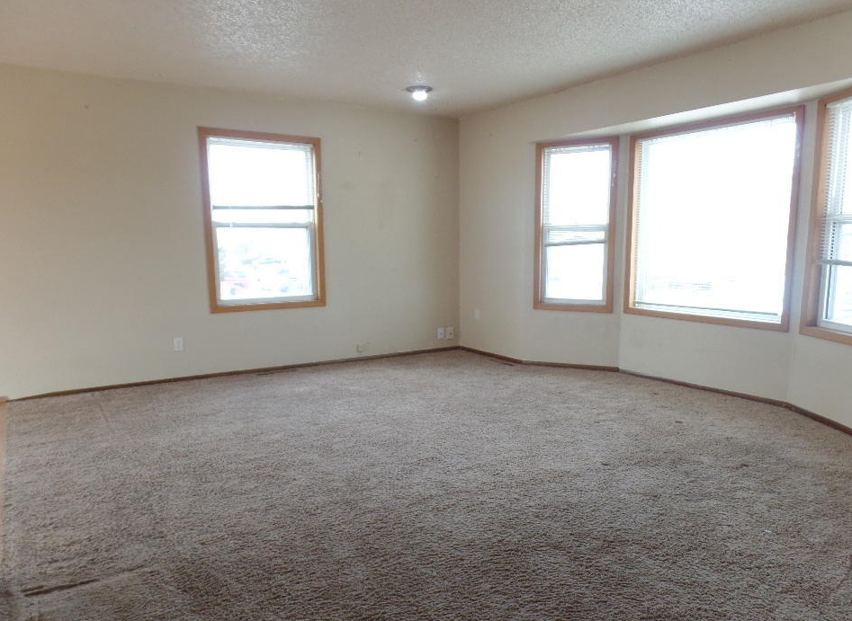 Ichabod Ave, Gillette, WY 82718, Foreclosure 140,000 4BD / 2.5BH