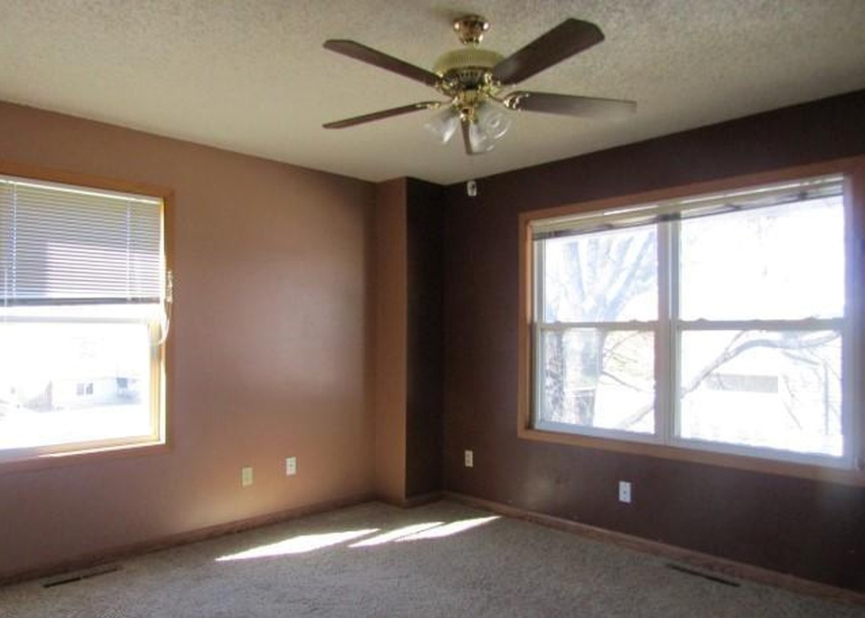 Ichabod Ave, Gillette, WY 82718, Foreclosure 140,000 4BD / 2.5BH