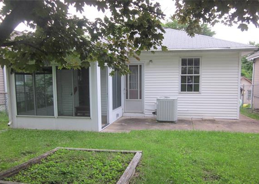 Edmundson Rd, Saint Louis, MO 63114, Foreclosure Call 2BD / 1BH