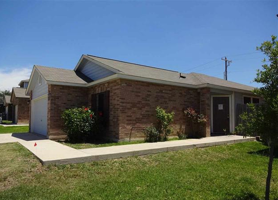 Sereno, Laredo, TX 78046, Foreclosure 123,400 3BD / 2BH