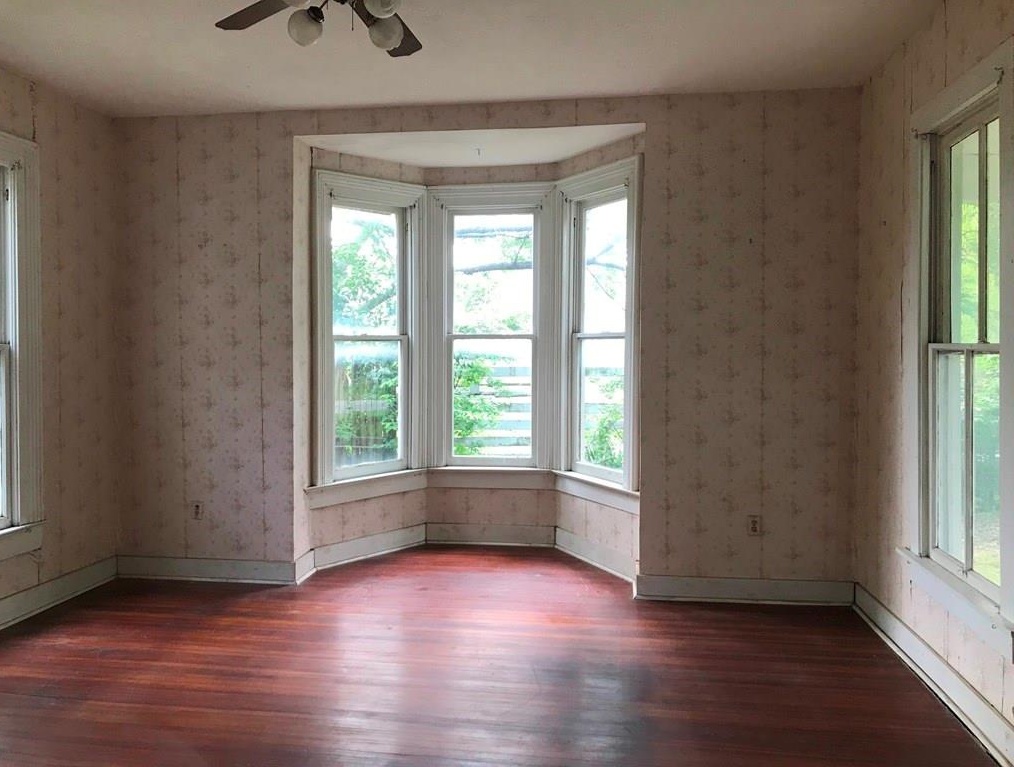 E Grove St, Kaufman, TX 75142, Foreclosure 88,000 3BD / 2BH