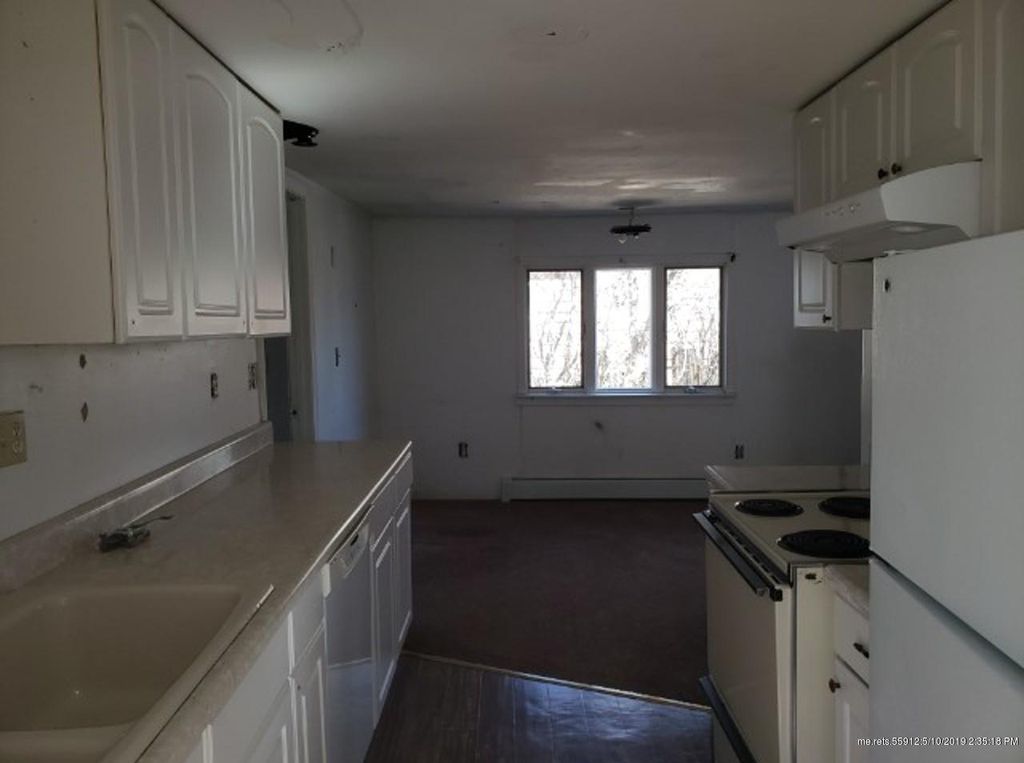 Franklin Ave, Houlton, ME 04730, Foreclosure 49,900 3BD / 2BH