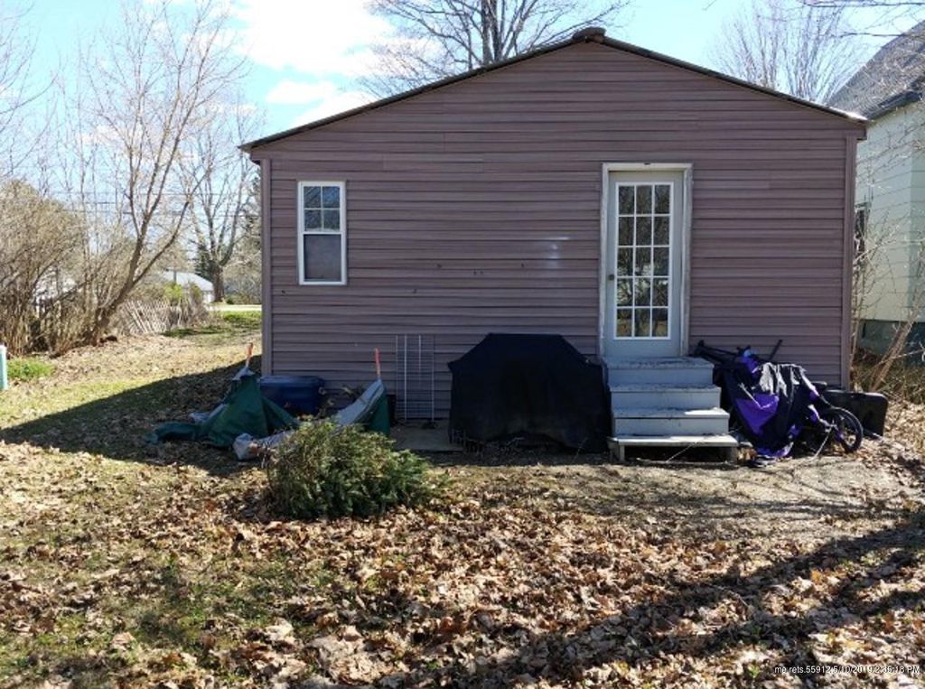 Franklin Ave, Houlton, ME 04730, Foreclosure 49,900 3BD / 2BH