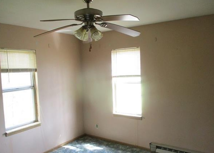 Omega Dr, Eufaula, OK 74432, Foreclosure Call 2BD / 2.5BH