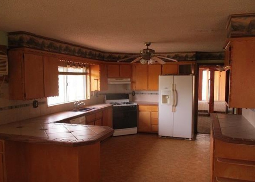 Omega Dr, Eufaula, OK 74432, Foreclosure Call 2BD / 2.5BH